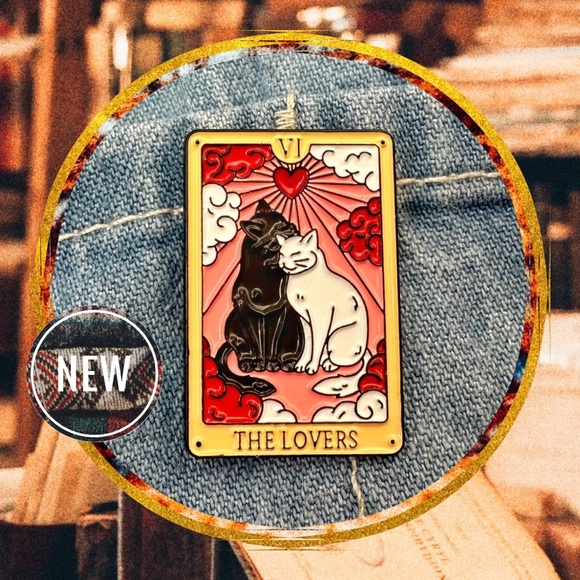 The Lovers Enamel Pin - Taylor Swift Tarot Collection - Picture 1 of 4